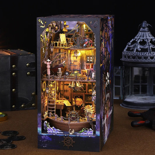 Piratenboot Book Nook