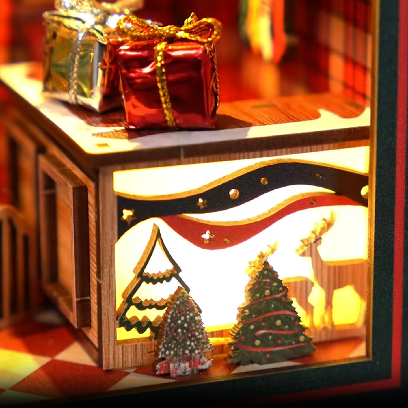 Kerstwinkel Book Nook met Muziekdoos